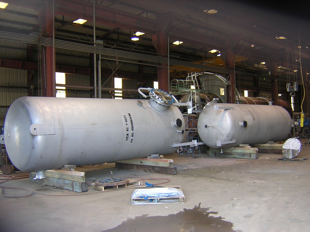 Medium Size CS Vertical Vessels in Process